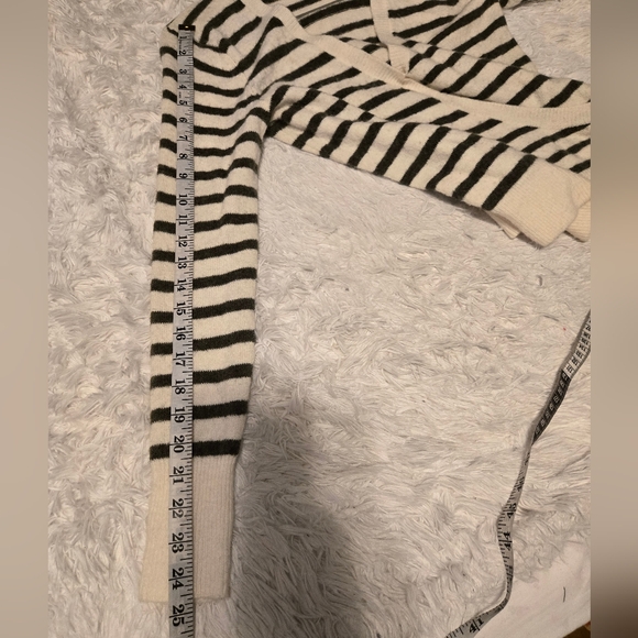 NWT Madewell Striped Wrap Front Sweater in Enthorne Size  XS Color Black/Cream - Picture 4 of 11
